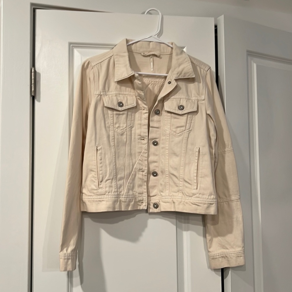 Free People Cream Jean Jacket. Women’s size small. New without tags.
